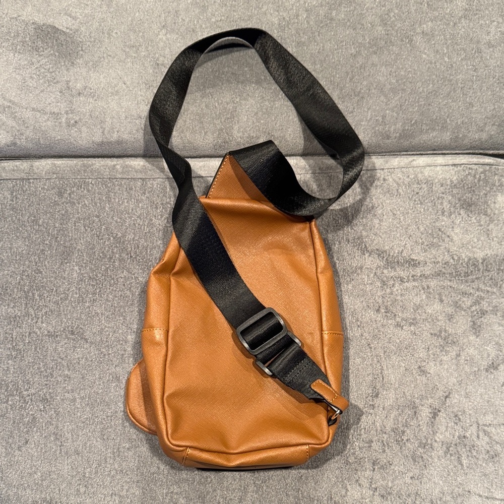 LOUME- NWOT Cognac color Crossbody bag with coin purse- Unisex - Picture 5 of 14